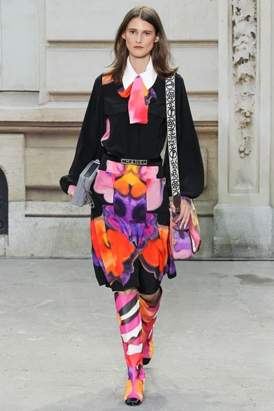 Look 12